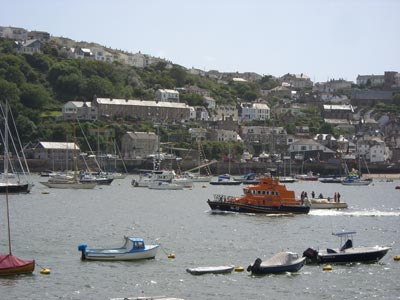 Fowey lifeboat with dismasted boat